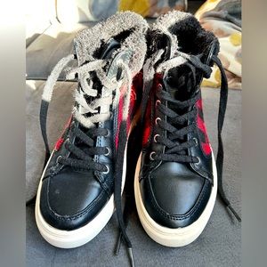 Marc Fisher women’s, size 6 1/2 red plaid flannel ankle boot.